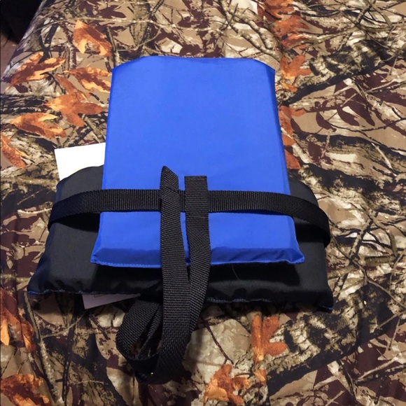 Child Life Jacket - Picture 4 of 4